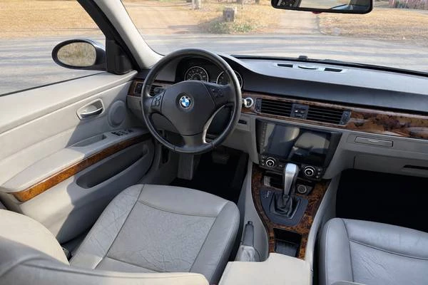 2007 BMW E90 3 Series Sedan - Image 3 of 13