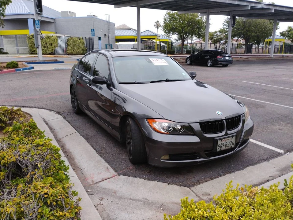 2007 BMW E90 3 Series Sedan - Image 3 of 4