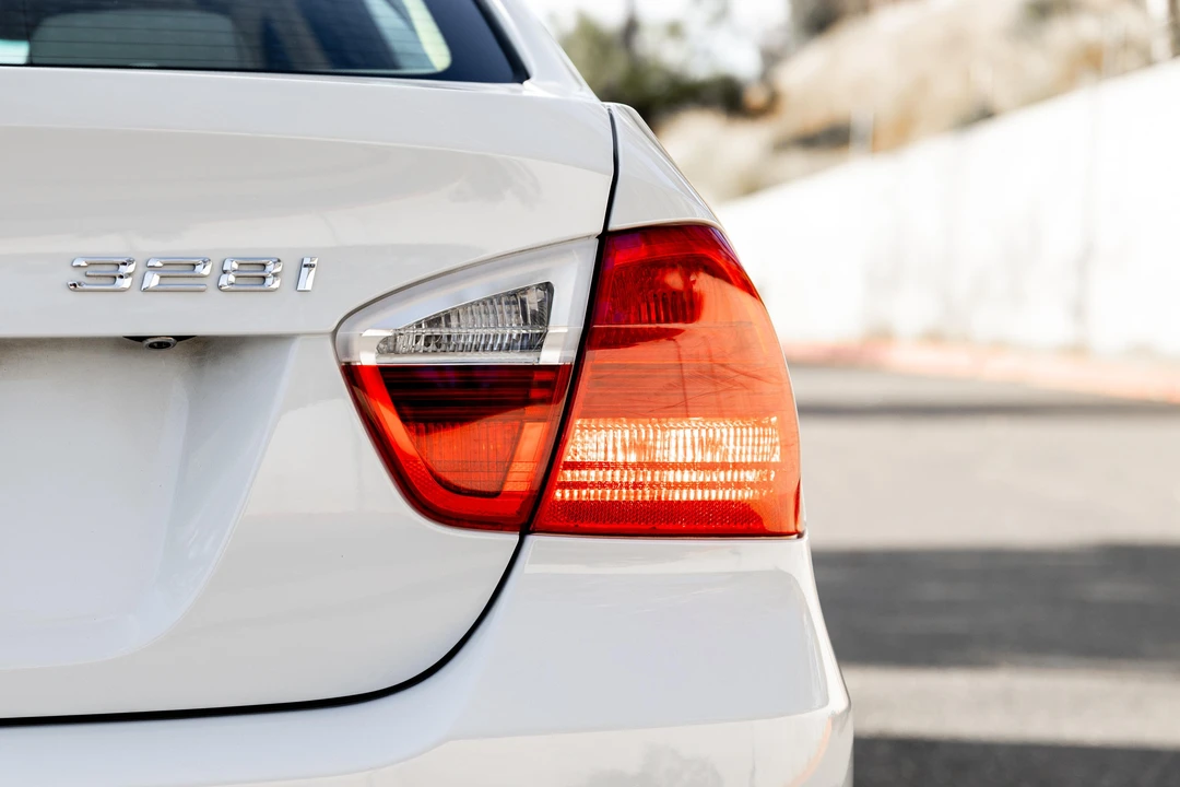 2007 BMW E90 3 Series Sedan - Image 26 of 31