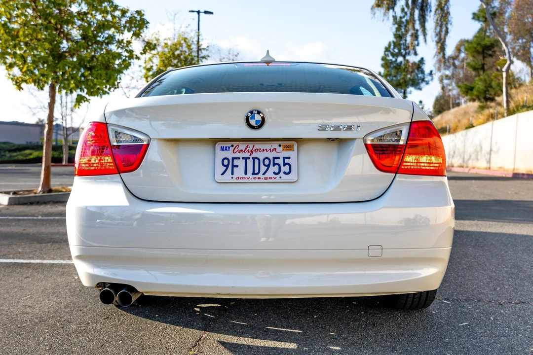 2007 BMW E90 3 Series Sedan - Image 8 of 31