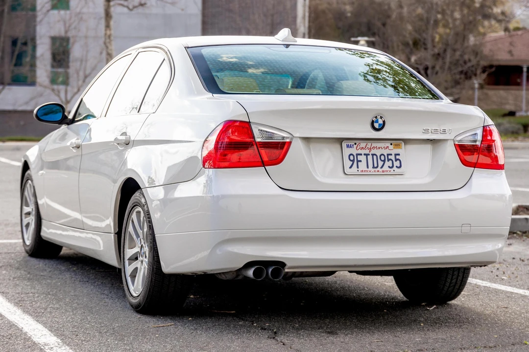 2007 BMW E90 3 Series Sedan - Image 4 of 31