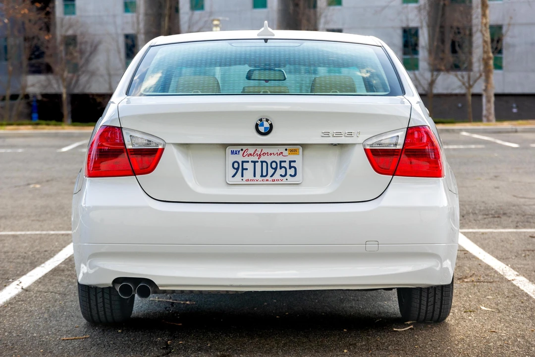2007 BMW E90 3 Series Sedan - Image 5 of 31