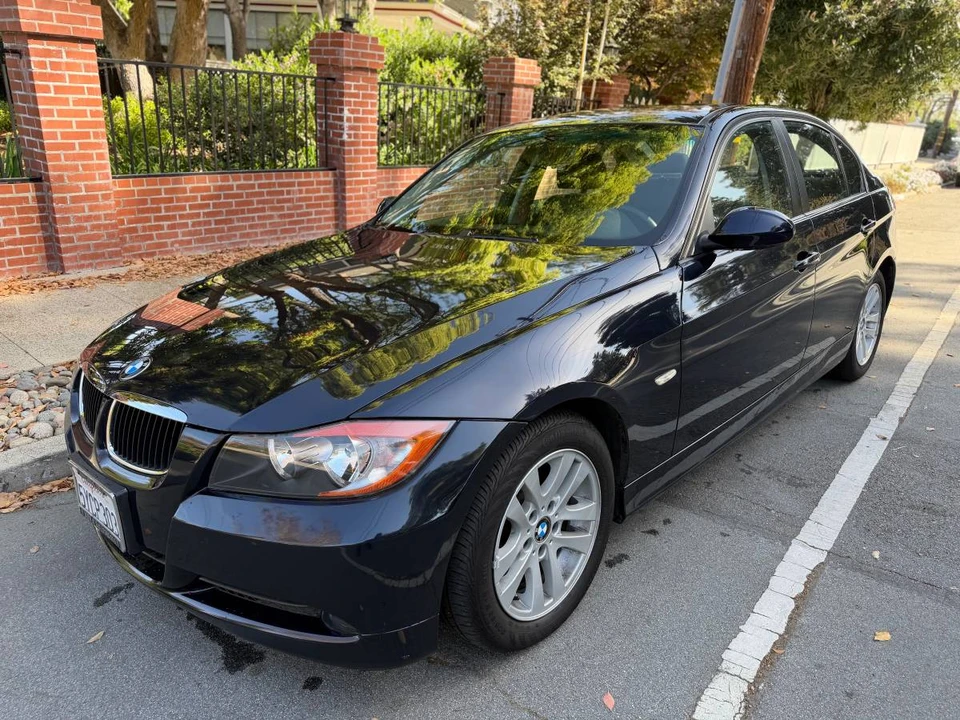 2007 BMW E90 3 Series Sedan - Image 3 of 11