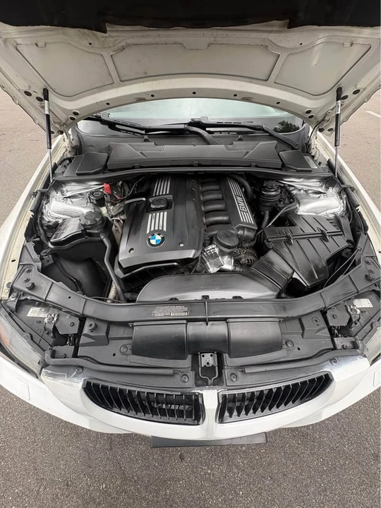 2007 BMW E90 3 Series Sedan - Image 5 of 10