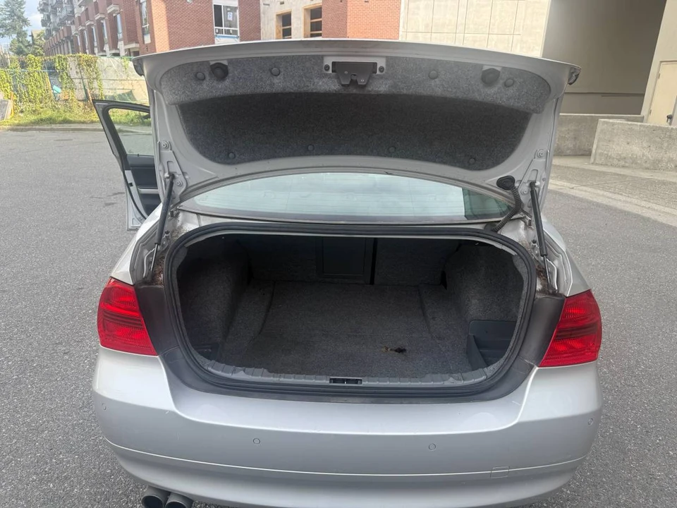 2007 BMW E90 3 Series Sedan - Image 11 of 15