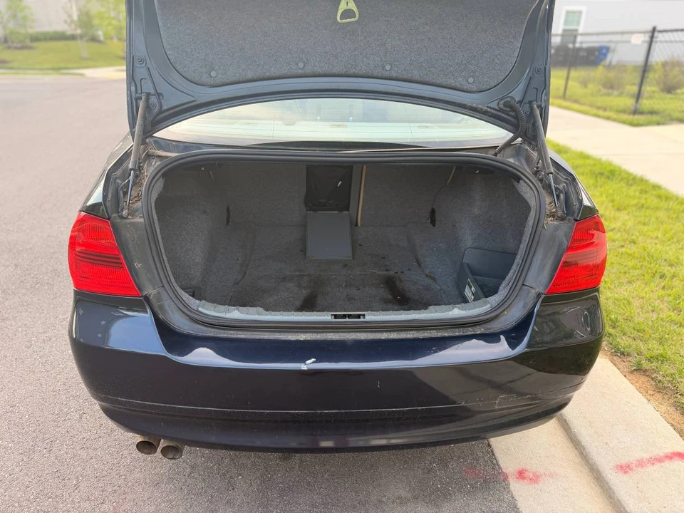 2007 BMW E90 3 Series Sedan - Image 13 of 19