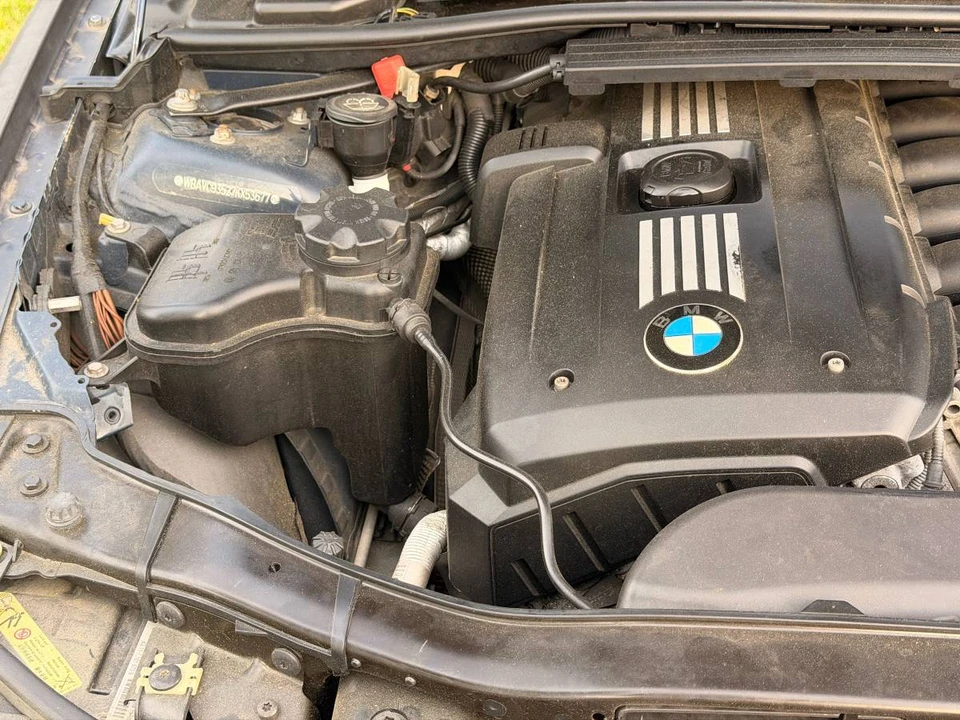 2007 BMW E90 3 Series Sedan - Image 14 of 19