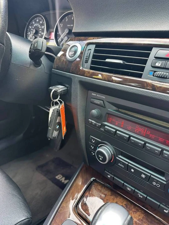 2007 BMW E90 3 Series Sedan - Image 16 of 18