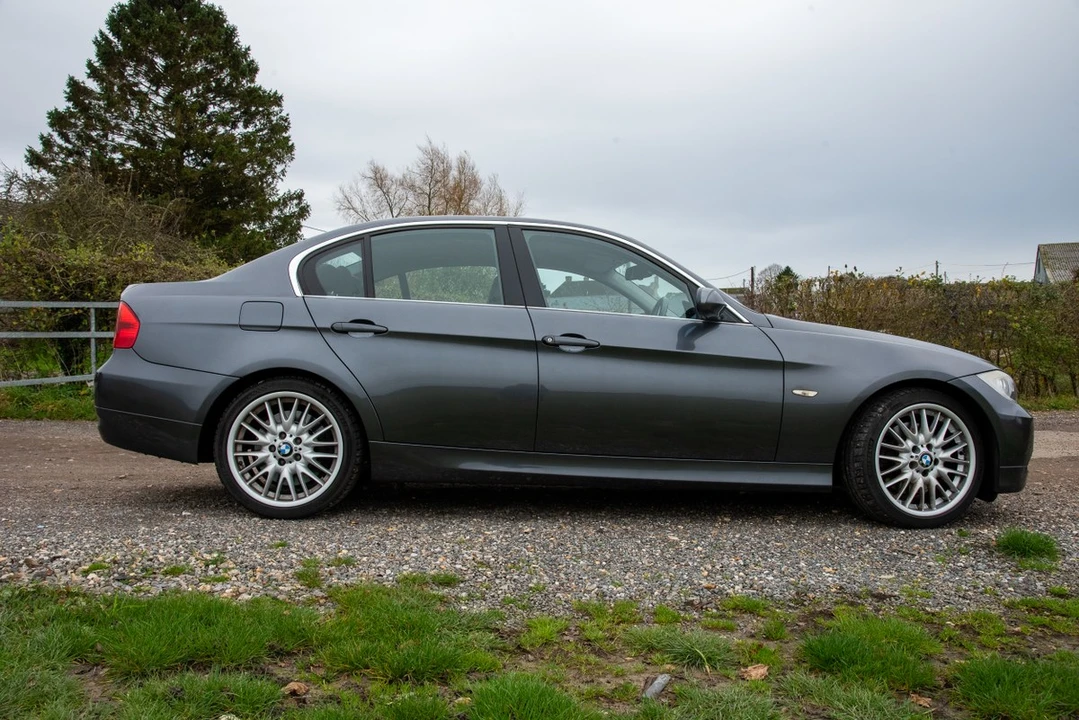 2007 BMW E90 3 Series Sedan - Image 25 of 30