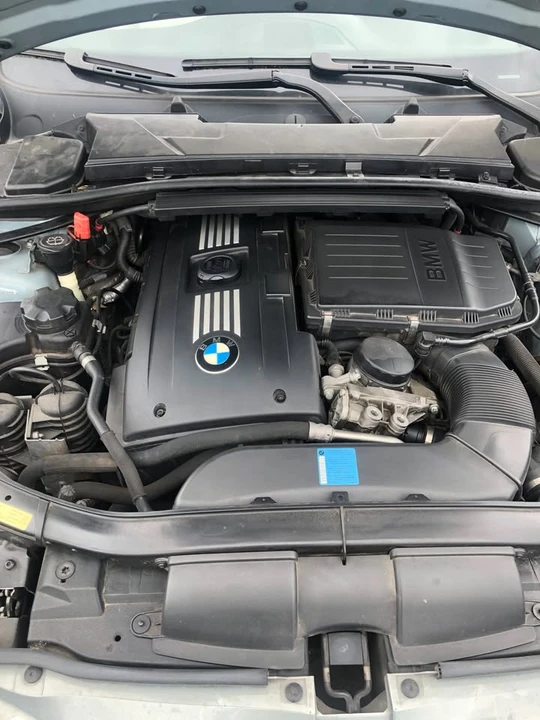 2007 BMW E93 335i Convertible - Image 9 of 10