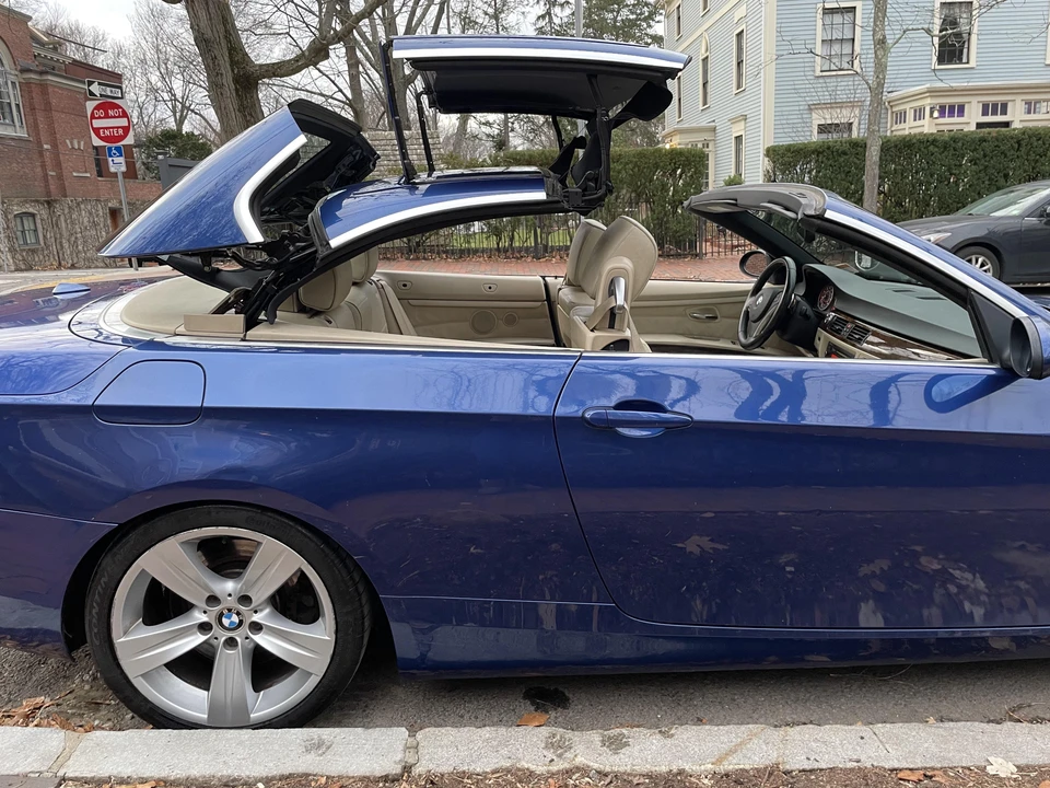 2007 BMW E93 335i Convertible - Image 25 of 31