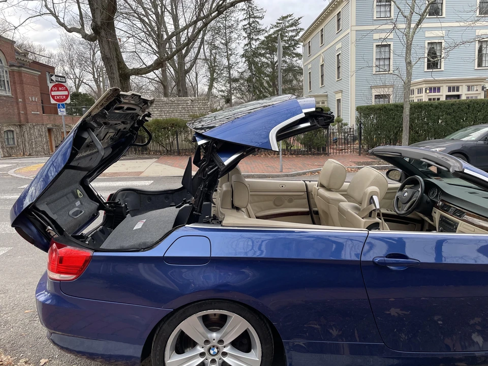 2007 BMW E93 335i Convertible - Image 24 of 31