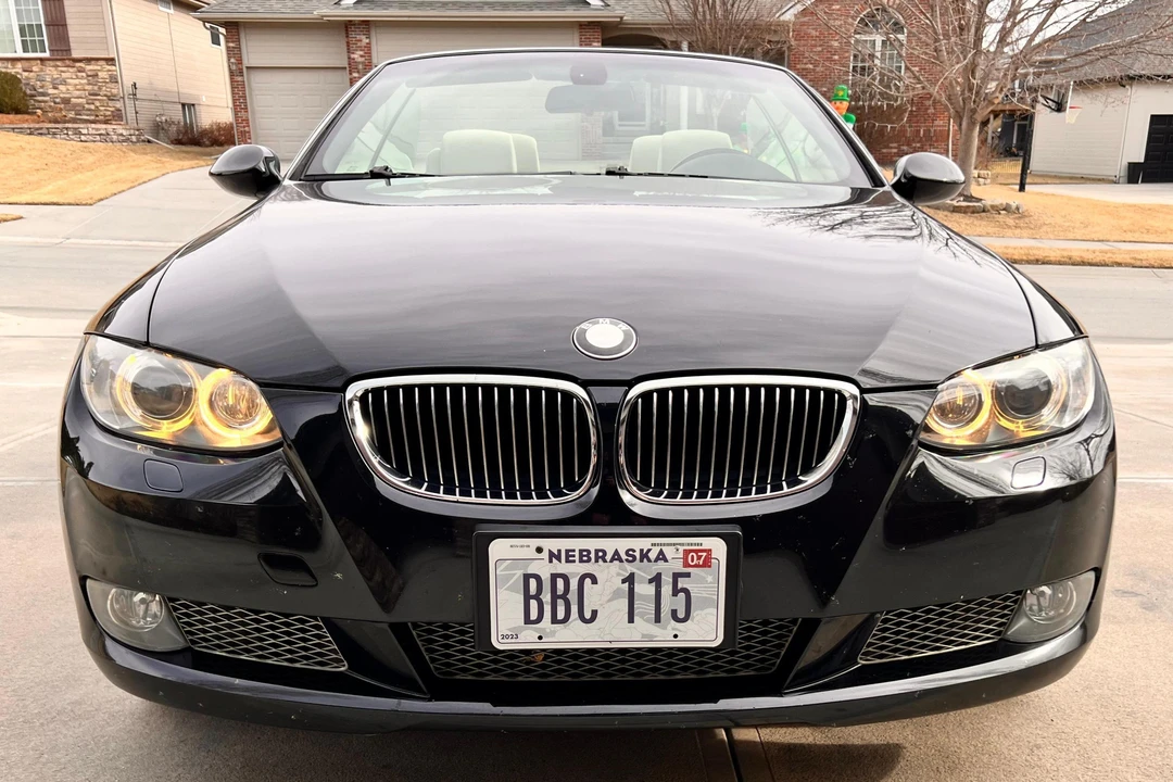 2007 BMW E93 335i Convertible - Image 2 of 31