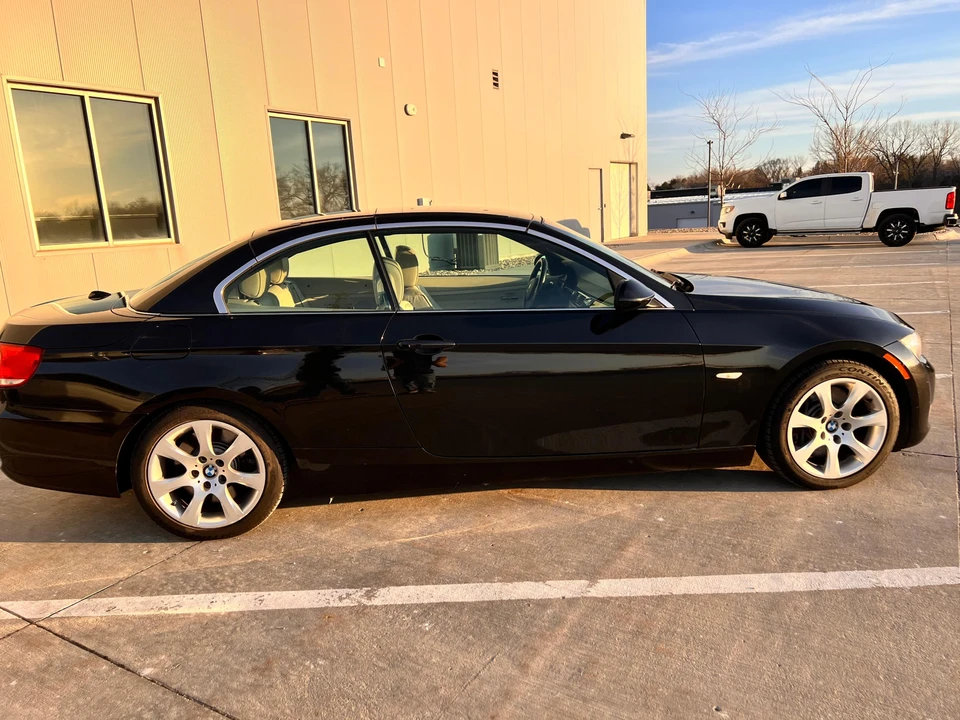2007 BMW E93 335i Convertible - Image 15 of 31