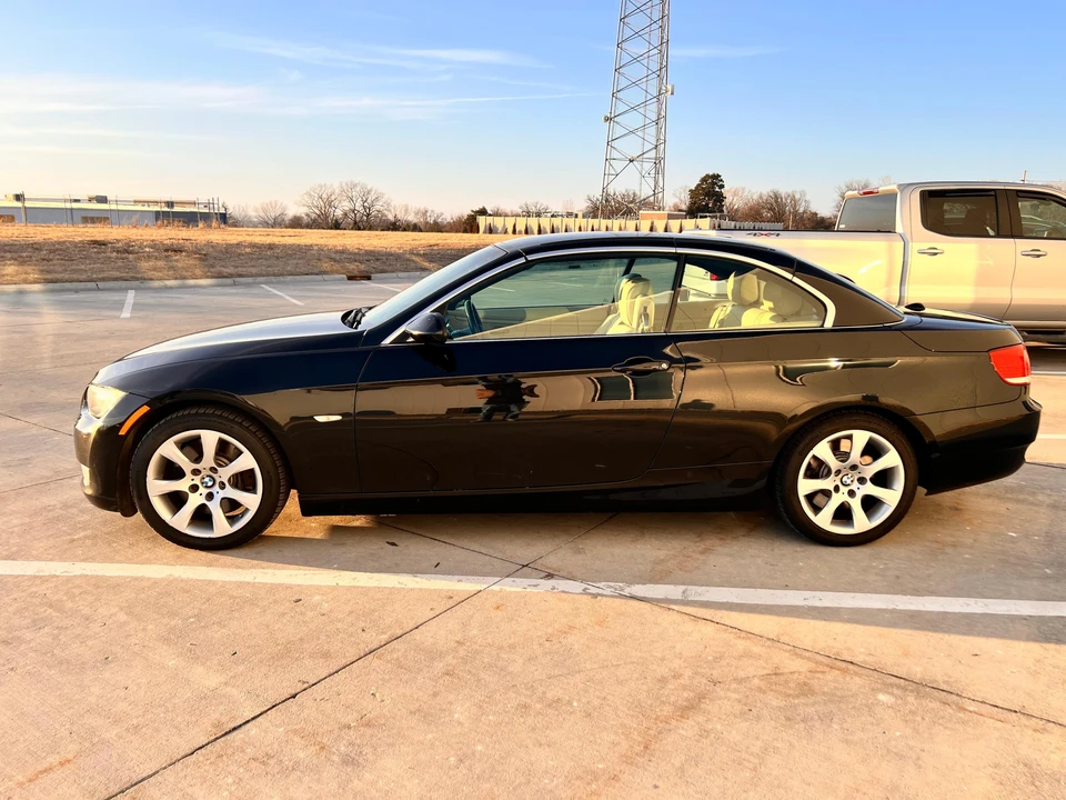 2007 BMW E93 335i Convertible - Image 13 of 31
