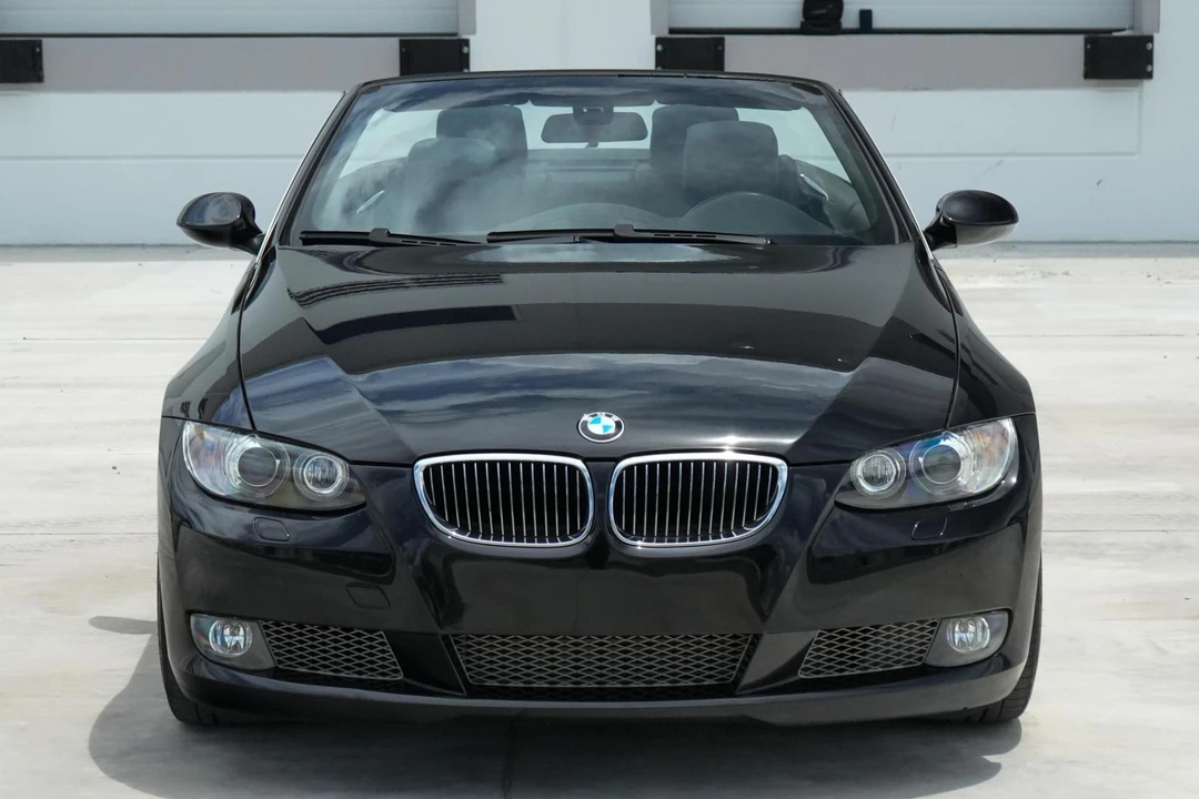 2007 BMW E93 335i Convertible - Image 2 of 31