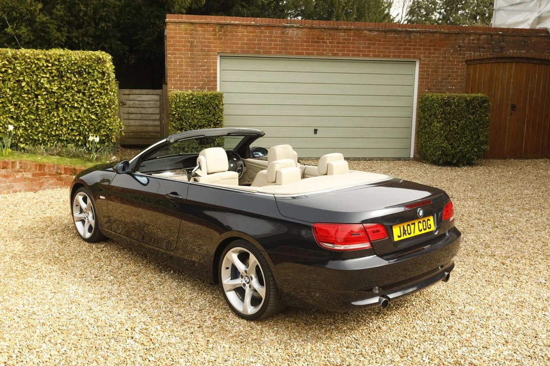 2007 BMW E93 335i Convertible - Image 13 of 30