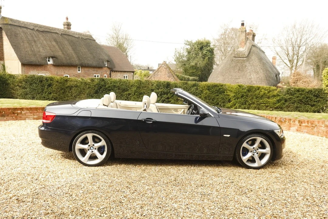 2007 BMW E93 335i Convertible - Image 9 of 30