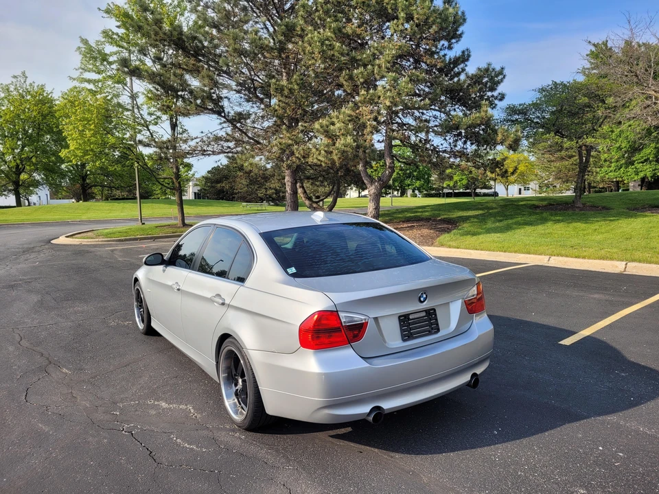 2007 BMW E90 335i Sedan - Image 16 of 31