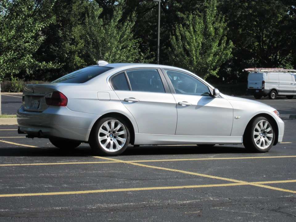 2007 BMW E90 335i Sedan - Image 10 of 31