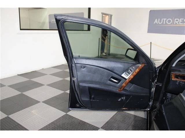2007 BMW E60 5 Series Sedan - Image 11 of 20