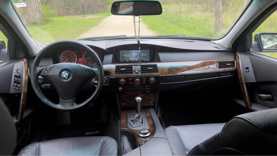 2007 BMW E60 5 Series Sedan - Image 6 of 10