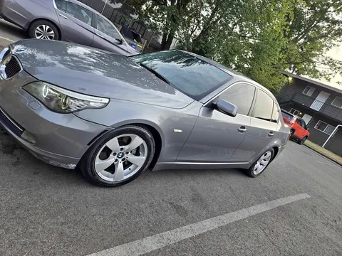 2007 BMW 5 Series 528i Sedan 4D