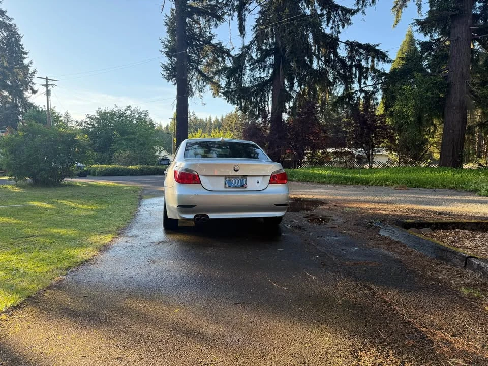 2007 BMW E60 5 Series Sedan - Image 3 of 4