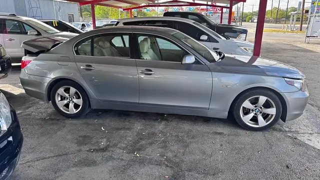 2007 BMW 5 Series 530i Sedan 4D