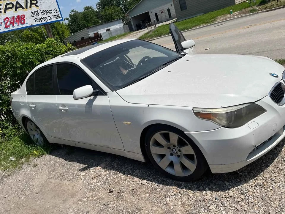 2007 BMW E60 5 Series Sedan - Image 2 of 3