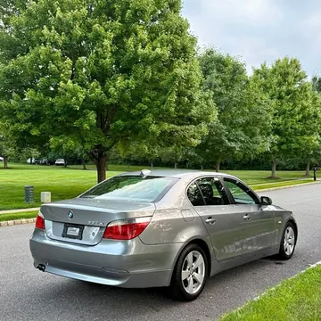 2007 BMW 5 Series 530xi Sedan