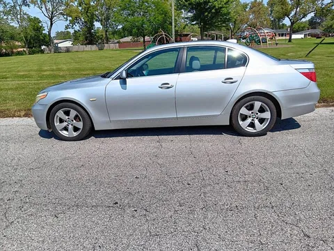 2007 BMW 5 Series 530xi Sedan 4D