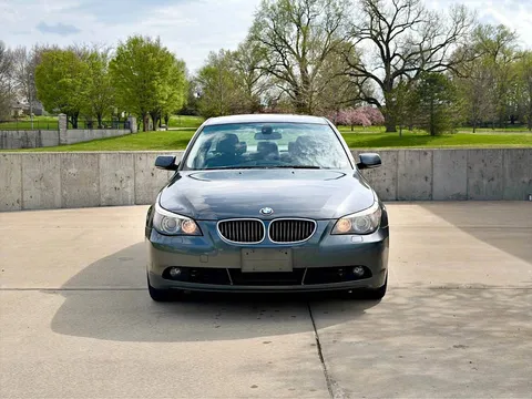 2007 BMW 5 Series 530xi Sedan 4D