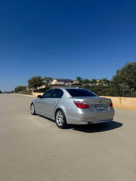 2007 BMW E60 545i & 550i Sedan - Image 4 of 17