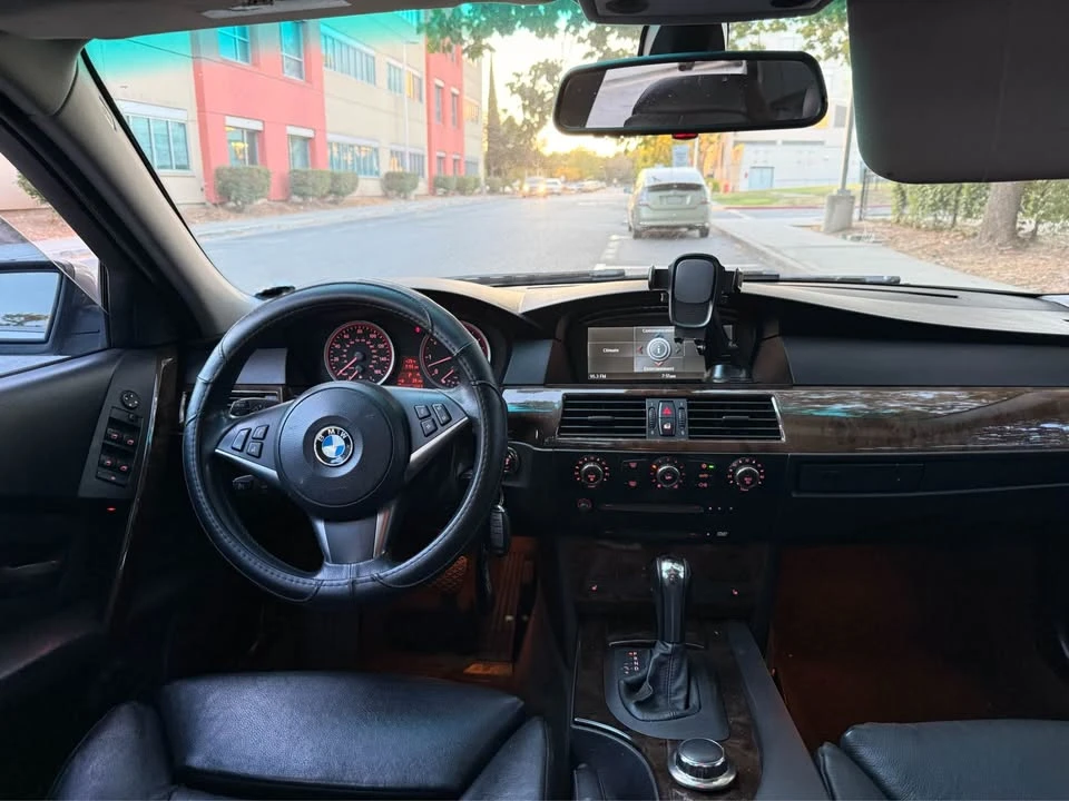 2007 BMW E60 545i & 550i Sedan - Image 9 of 12