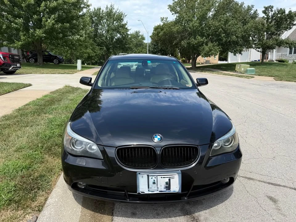 2007 BMW E60 545i & 550i Sedan - Image 7 of 8