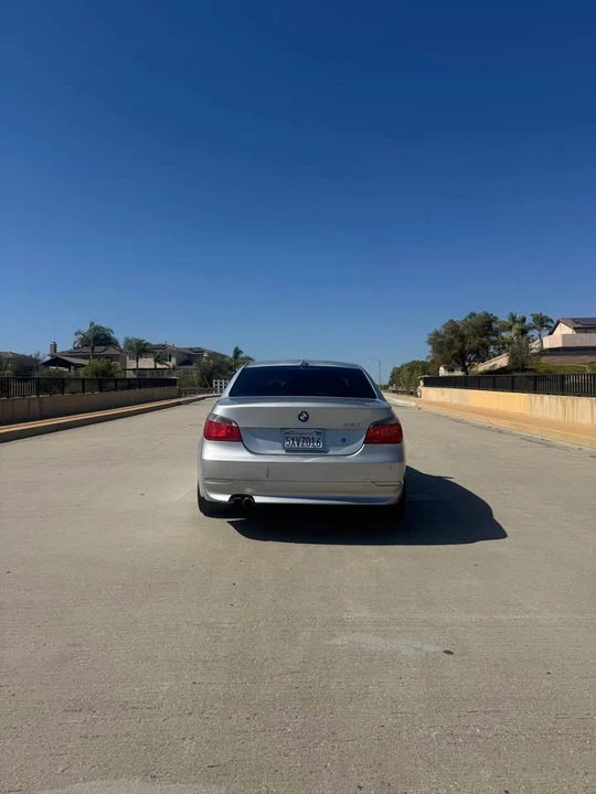 2007 BMW E60 545i & 550i Sedan - Image 5 of 17