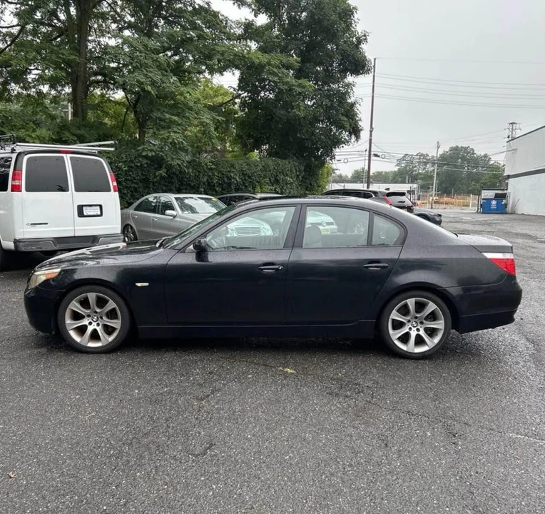 2007 BMW E60 545i & 550i Sedan - Image 7 of 20