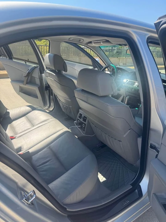 2007 BMW E60 545i & 550i Sedan - Image 14 of 17