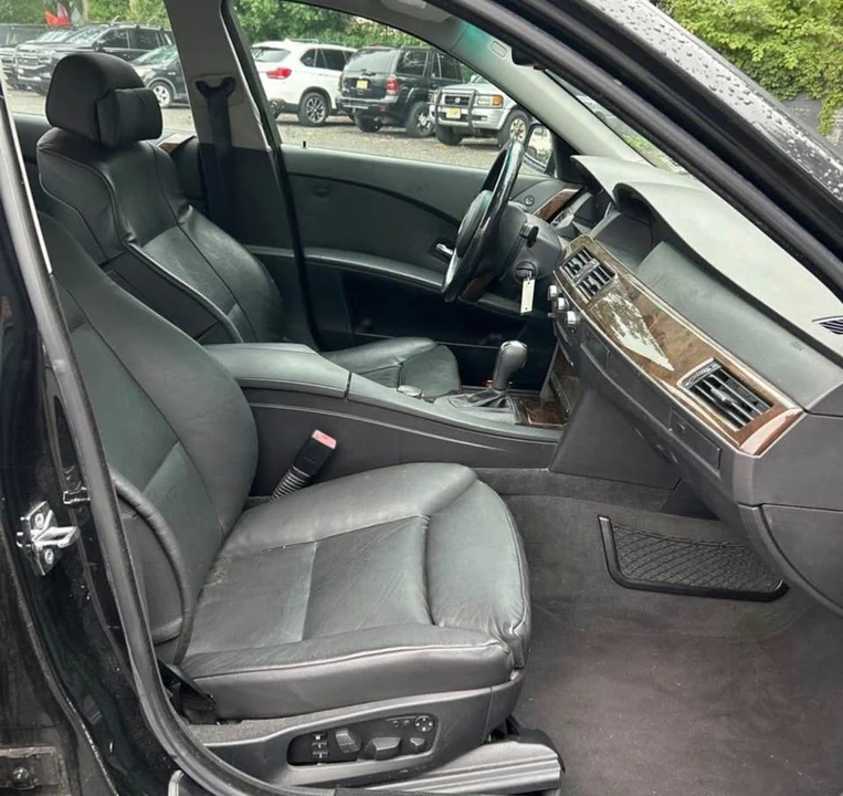 2007 BMW E60 545i & 550i Sedan - Image 11 of 20