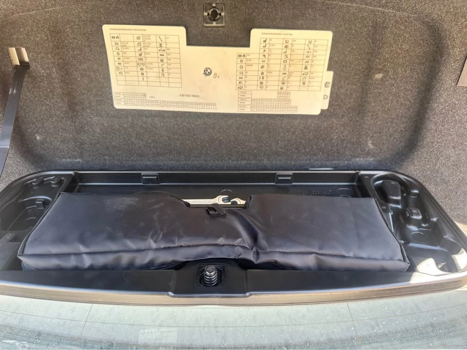 2007 BMW E60 545i & 550i Sedan - Image 11 of 11