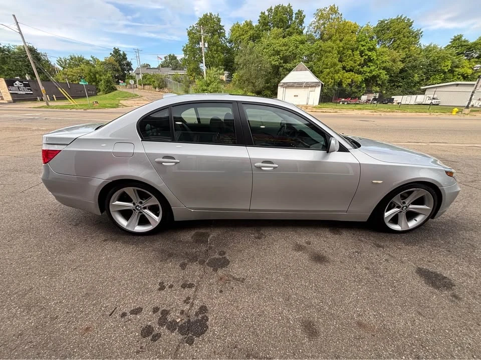 2007 BMW E60 545i & 550i Sedan - Image 6 of 13