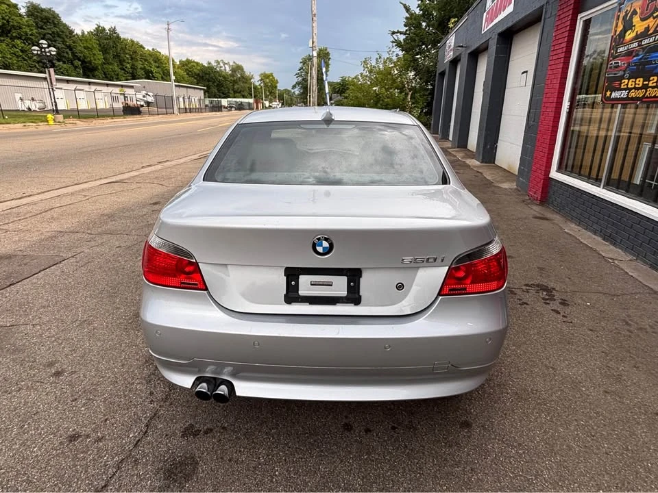 2007 BMW E60 545i & 550i Sedan - Image 4 of 13