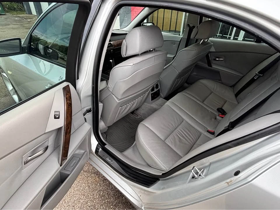 2007 BMW E60 545i & 550i Sedan - Image 10 of 13