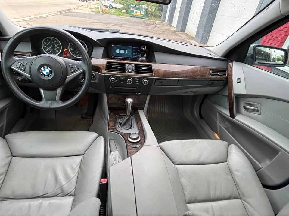 2007 BMW E60 545i & 550i Sedan - Image 11 of 13