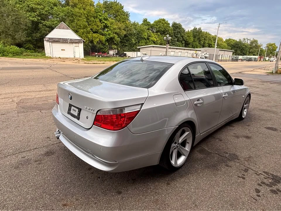 2007 BMW E60 545i & 550i Sedan - Image 5 of 13
