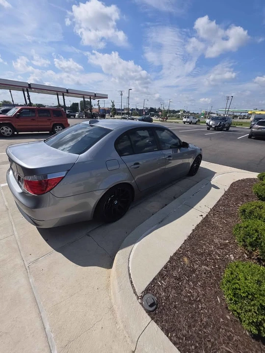 2007 BMW E60 545i & 550i Sedan - Image 3 of 5