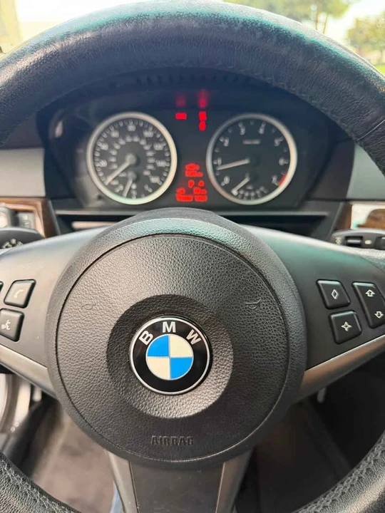 2007 BMW E60 545i & 550i Sedan - Image 7 of 12