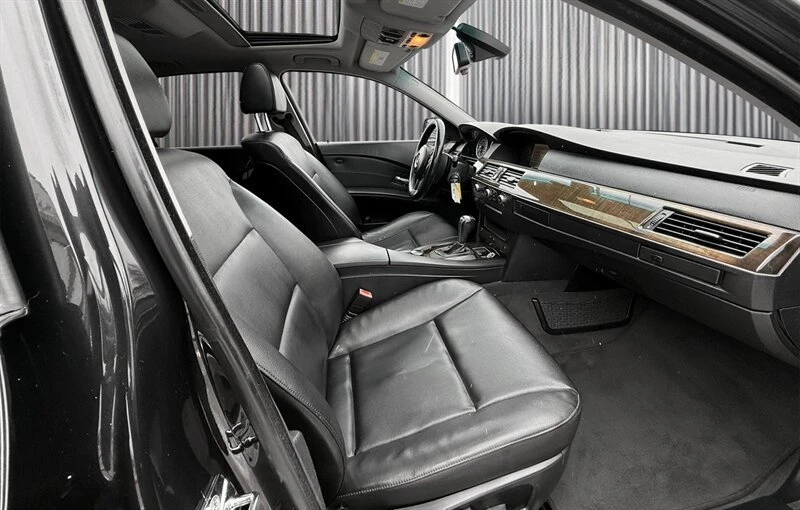 2007 BMW E60 5 Series Sedan - Image 10 of 11