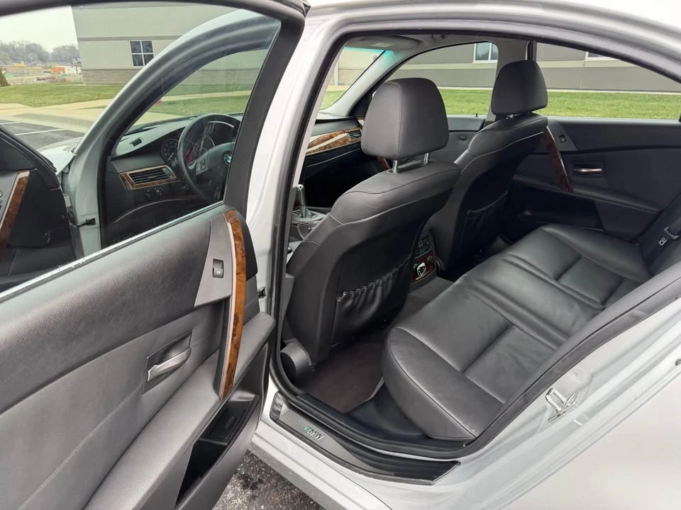 2007 BMW E60 5 Series Sedan - Image 9 of 16